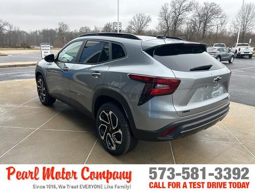 Sterling Gray Metallic 2026 Chevrolet Trax 2RS