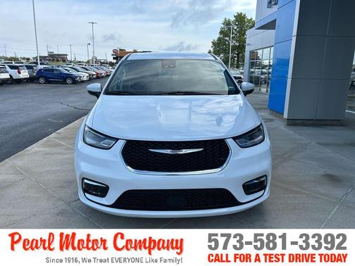 2023 Chrysler Pacifica Touring-L