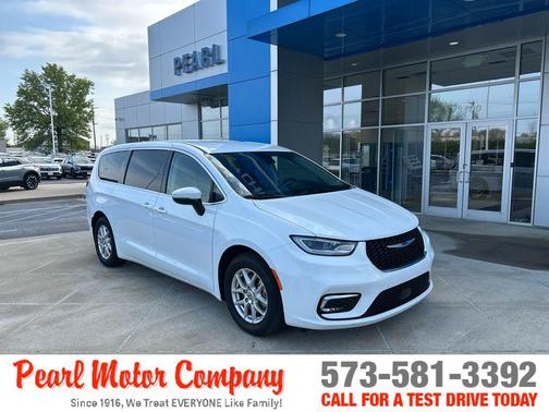 2023 Chrysler Pacifica Touring-L