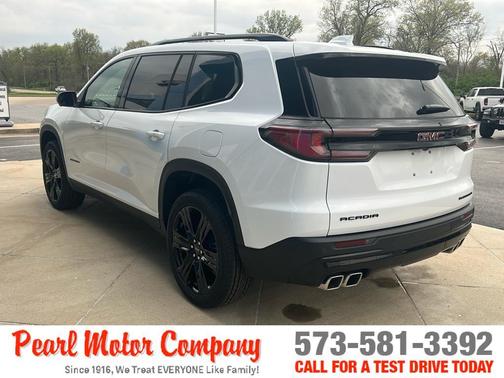 2025 GMC Acadia Elevation