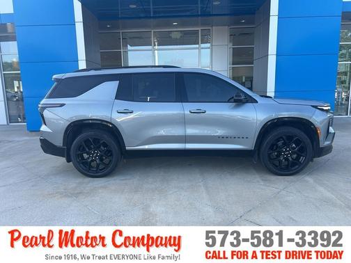 Sterling Gray Metallic 2025 Chevrolet Traverse RS