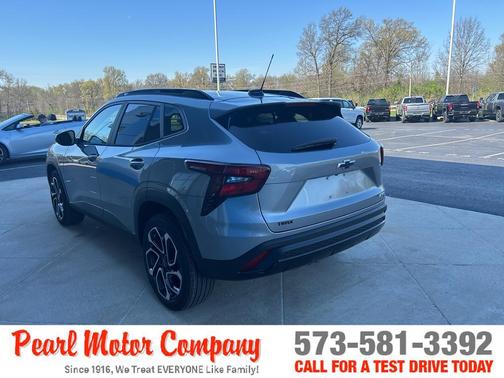 Sterling Gray Metallic 2026 Chevrolet Trax 2RS