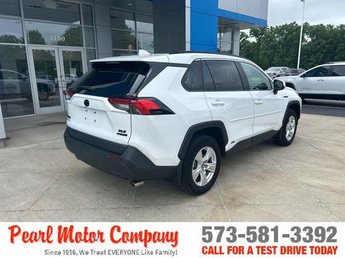 2021 Toyota RAV4 Hybrid XLE