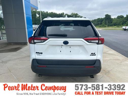 2021 Toyota RAV4 Hybrid XLE