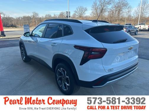 Summit White 2026 Chevrolet Trax LT