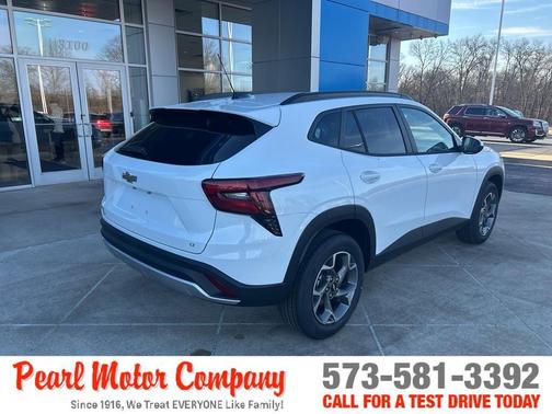 Summit White 2026 Chevrolet Trax LT