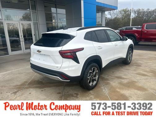 Summit White 2026 Chevrolet Trax LT