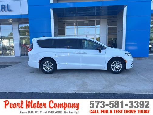 Bright White Clearcoat 2024 Chrysler Pacifica Touring-L