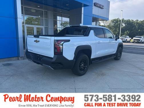 2025 Chevrolet Silverado EV LT