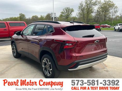 2025 Chevrolet Trax LT