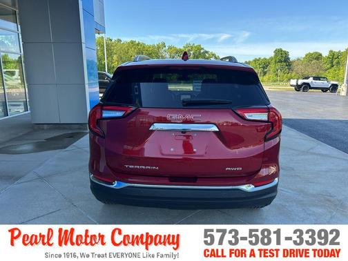 2024 GMC Terrain SLT