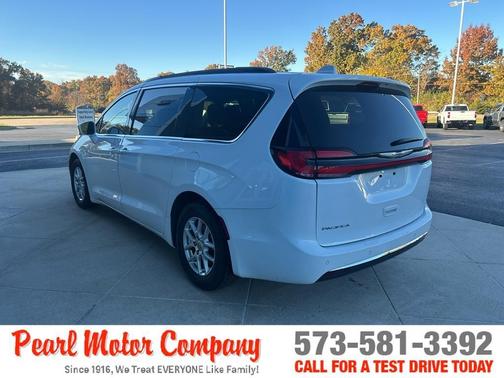 2022 Chrysler Pacifica Touring-L