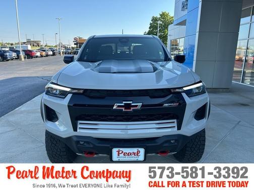 White Sand 2026 Chevrolet Colorado ZR2