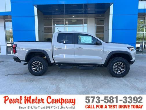 White Sand 2026 Chevrolet Colorado ZR2