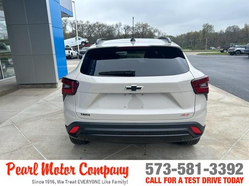 White Sand 2026 Chevrolet Trax 2RS