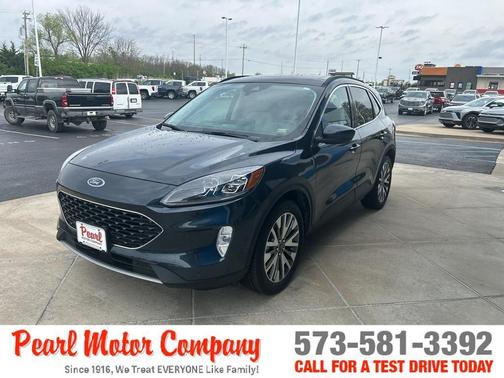 2022 Ford Escape Titanium