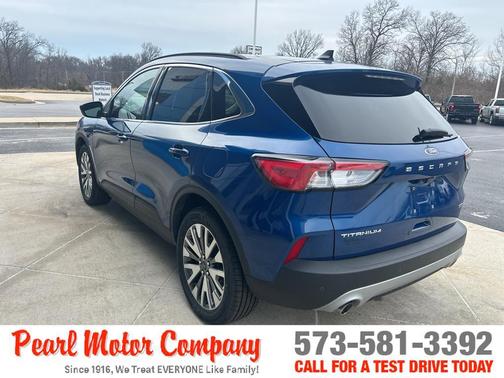 2022 Ford Escape Titanium Hybrid