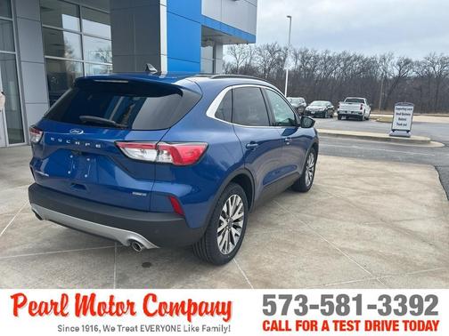 2022 Ford Escape Titanium Hybrid