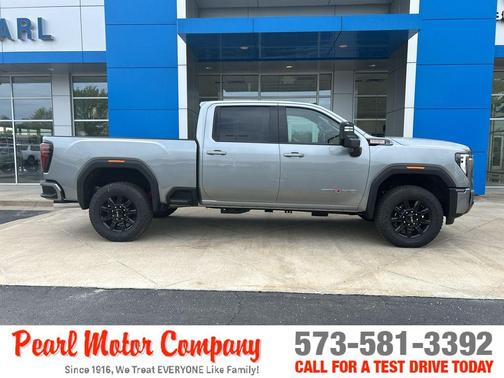 2025 GMC Sierra 2500 AT4