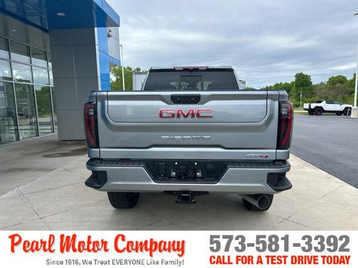 2025 GMC Sierra 2500 AT4