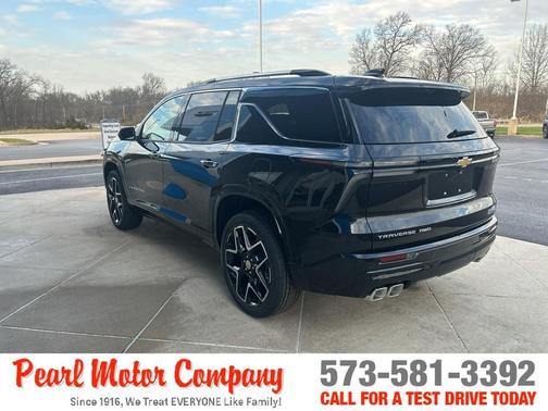 Mosaic Black Metallic 2026 Chevrolet Traverse High Country