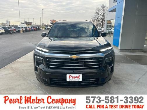 Mosaic Black Metallic 2026 Chevrolet Traverse High Country