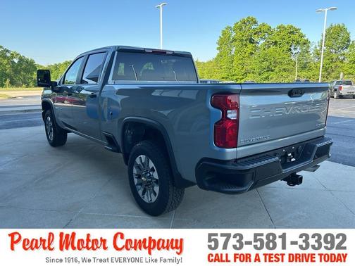Sterling Gray Metallic 2026 Chevrolet Silverado 2500 Custom