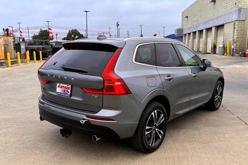 2020 Volvo XC60 Recharge Plug-In Hybrid T8 Momentum