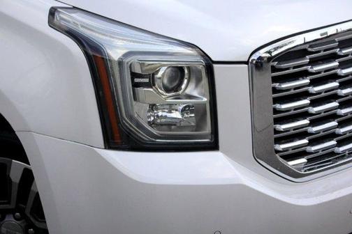 White Frost Tri-Coat 2019 GMC Yukon Denali