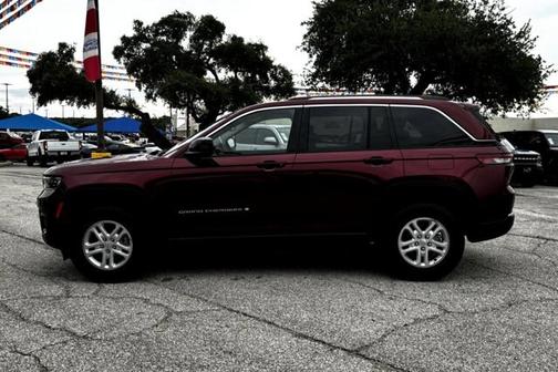 2023 Jeep Grand Cherokee LAREDO