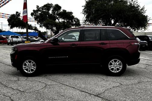 2023 Jeep Grand Cherokee LAREDO