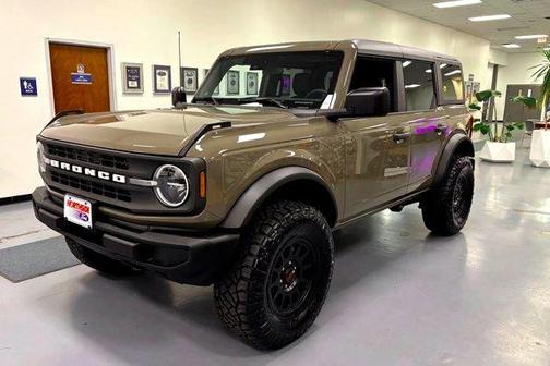 2025 Ford Bronco Base