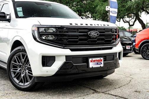 Star White 2026 Ford Expedition Platinum