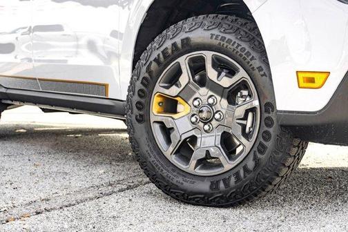 Space White Metallic 2026 Ford Maverick Tremor