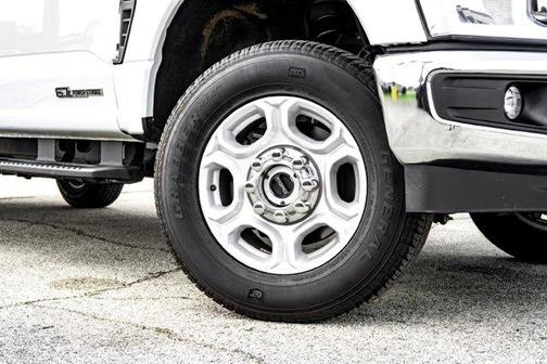 Oxford White 2026 Ford F-250 XLT