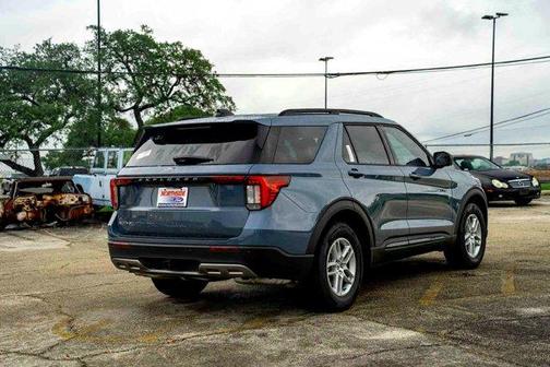 Vapor Blue Metallic 2026 Ford Explorer Active