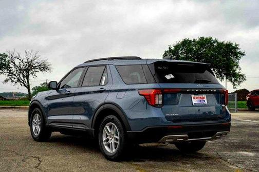 Vapor Blue Metallic 2026 Ford Explorer Active
