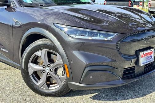 2022 Ford Mustang Mach-E SELECT