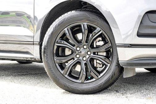 Carbonized Gray Metallic 2023 Ford Edge SE