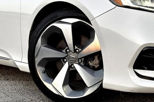 2018 Honda Accord TOURING 2.0T