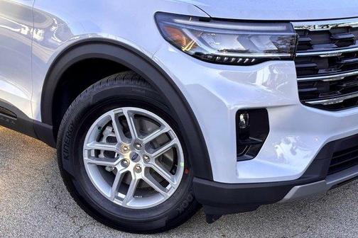 Space White Metallic 2026 Ford Explorer Active