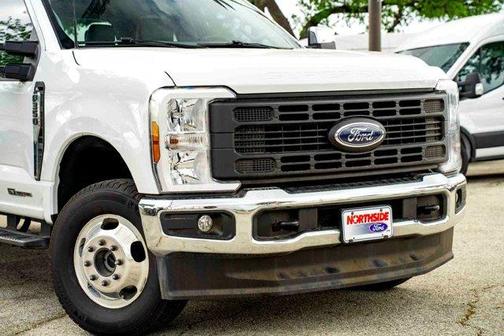 Oxford White 2025 Ford F-350 XL