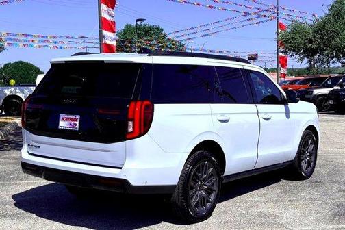 Space Silver 2025 Ford Expedition Platinum