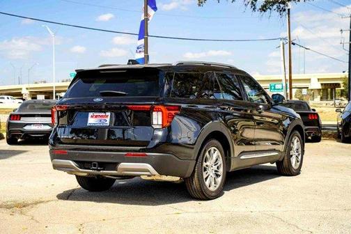 Agate Black Metallic 2026 Ford Explorer Platinum