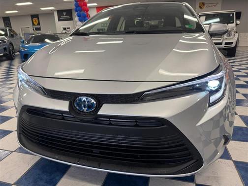 2025 Toyota Corolla Hybrid LE