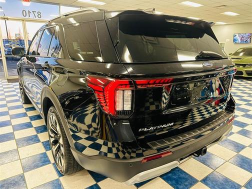 2025 Ford Explorer Platinum