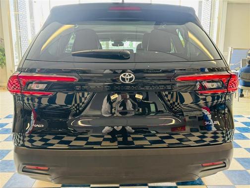 2025 Toyota Grand Highlander Platinum