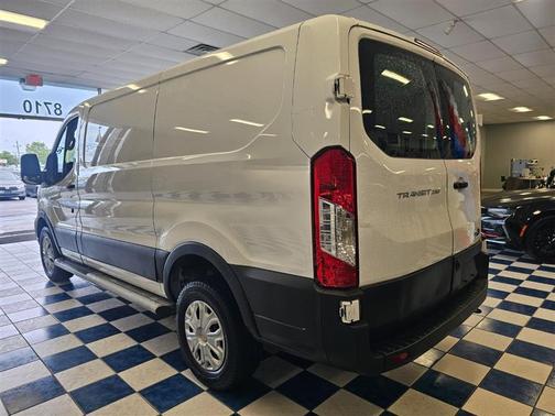2023 Ford Transit-250 