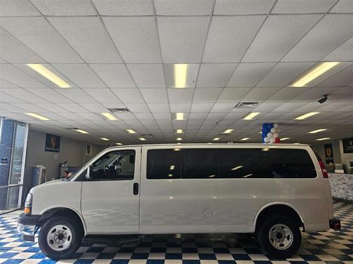 2023 Chevrolet Express 3500 LT