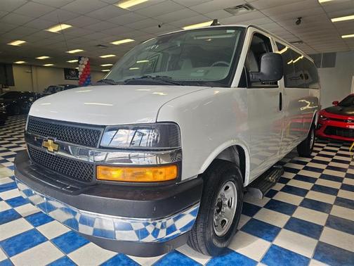 2023 Chevrolet Express 3500 LT